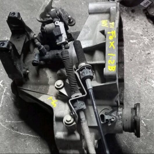 (6DD561) Cambio completo Volkswagen FOX 1.2b cambio 5 marce cod. 02T300043P