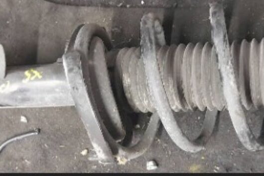 (1058B53) Ammortizzatore anteriore Sx Volvo V50 1.6 hdi anno 2007 cod. 31277606