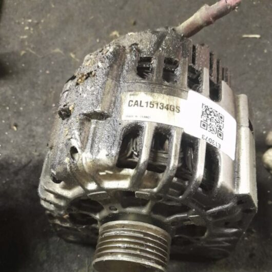 (E13D73) Alternatore Renault MASTER 2.5td anno 2003 cod.8200175210