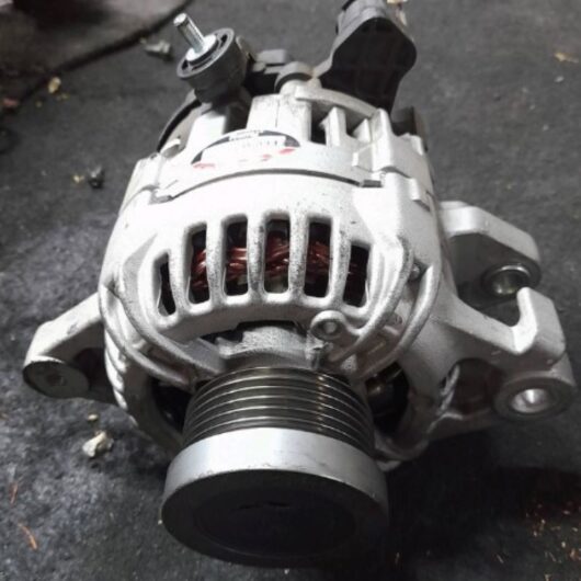 (B975AF) Alternatore Toyota COROLLA 1.4td anno 2006 frizionato cod. 2706033072