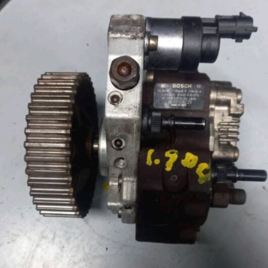 (4EBE67) Pompa gasolio Renault LAGUNA 1.9dci anno 2003 Bosch 0445010075
