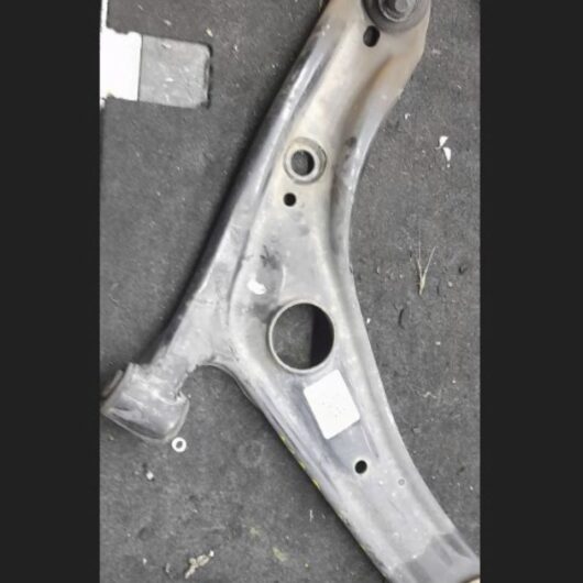 (5663B2) Braccio Oscillante anteriore Dx Toyota YARIS 1000 anno 2003 cod. 4806809030