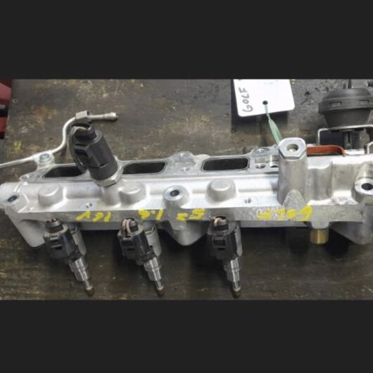 (D7A709) Collettore Aspirazione Inferiore Volkswagen GOLF 5 1.6 16V anno 2007 cod. 03C133204AH