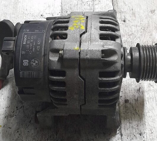 (E556E9) Alternatore BMW E46 2.0 cod. 12317509110