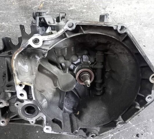 (54BD9C) Cambio Opel AGILA 1.2 anno 2004 cod. 9215687