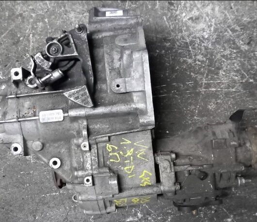 (2119F7) Cambio Volkswagen GOLF 1.9 cod. 02M300012QX