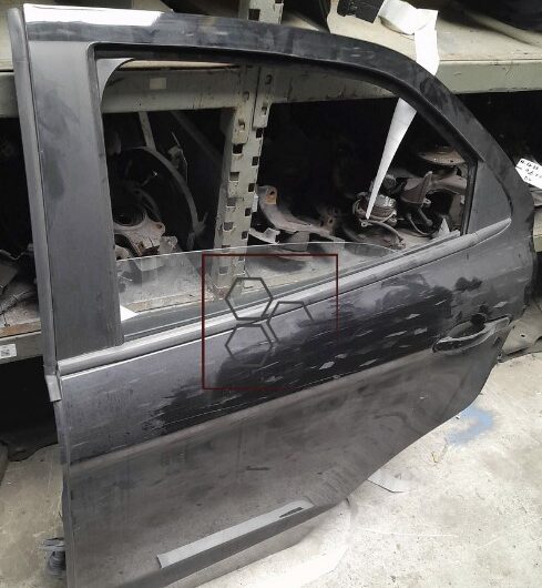 (ED4AD5) Porta posteriore SX Ford KA+ 1.2 colore Nero cod. 2043872