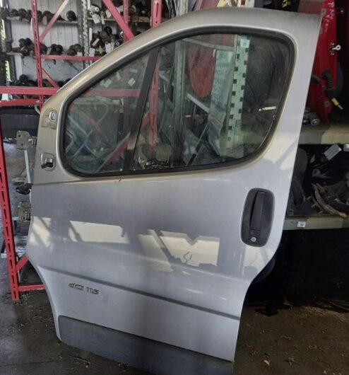 (53468C) Porta anteriore sx Renault TRAFFIC colore argento anno 2005 Cod. 7751478602